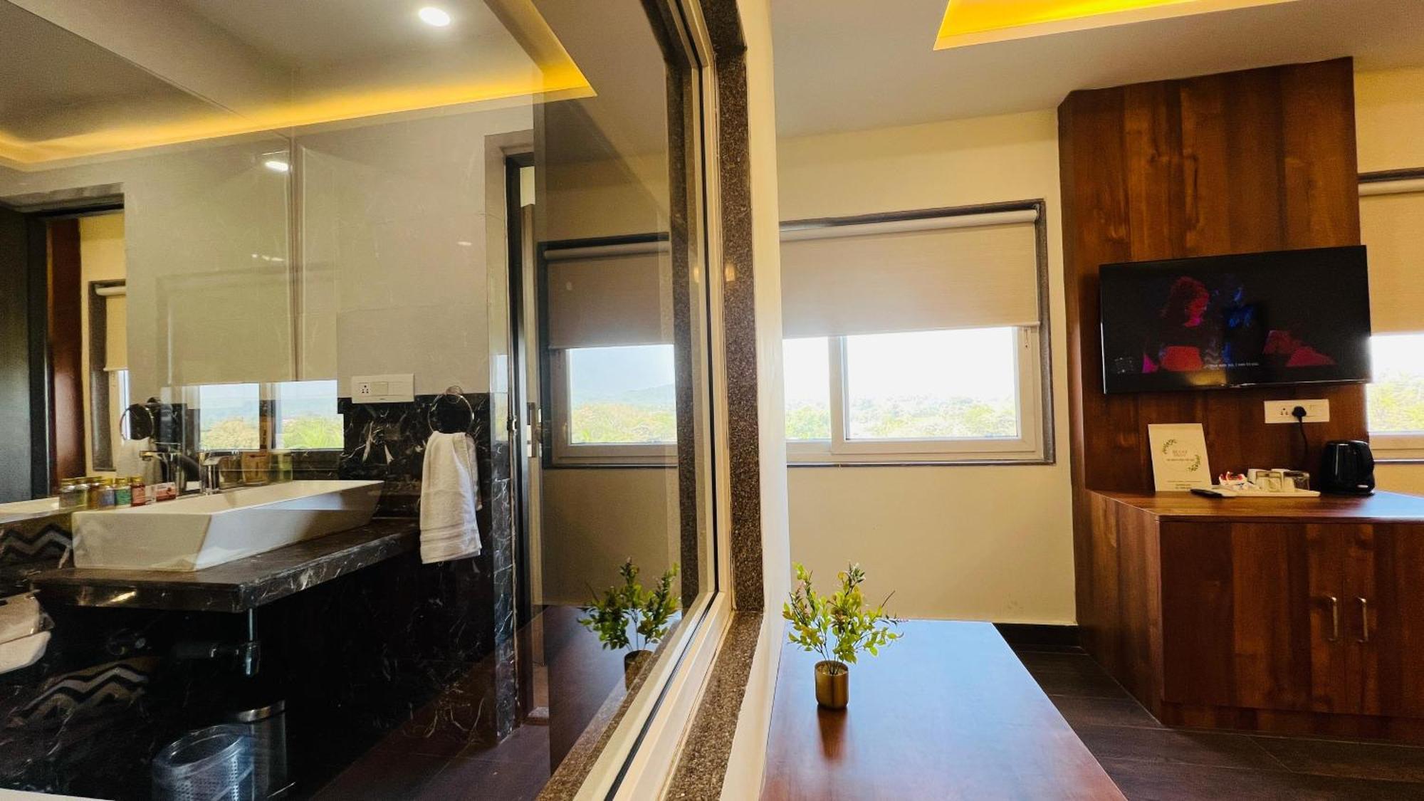 Bluo Amani Vagator - Boutique Hotel Goa Anjuna Esterno foto