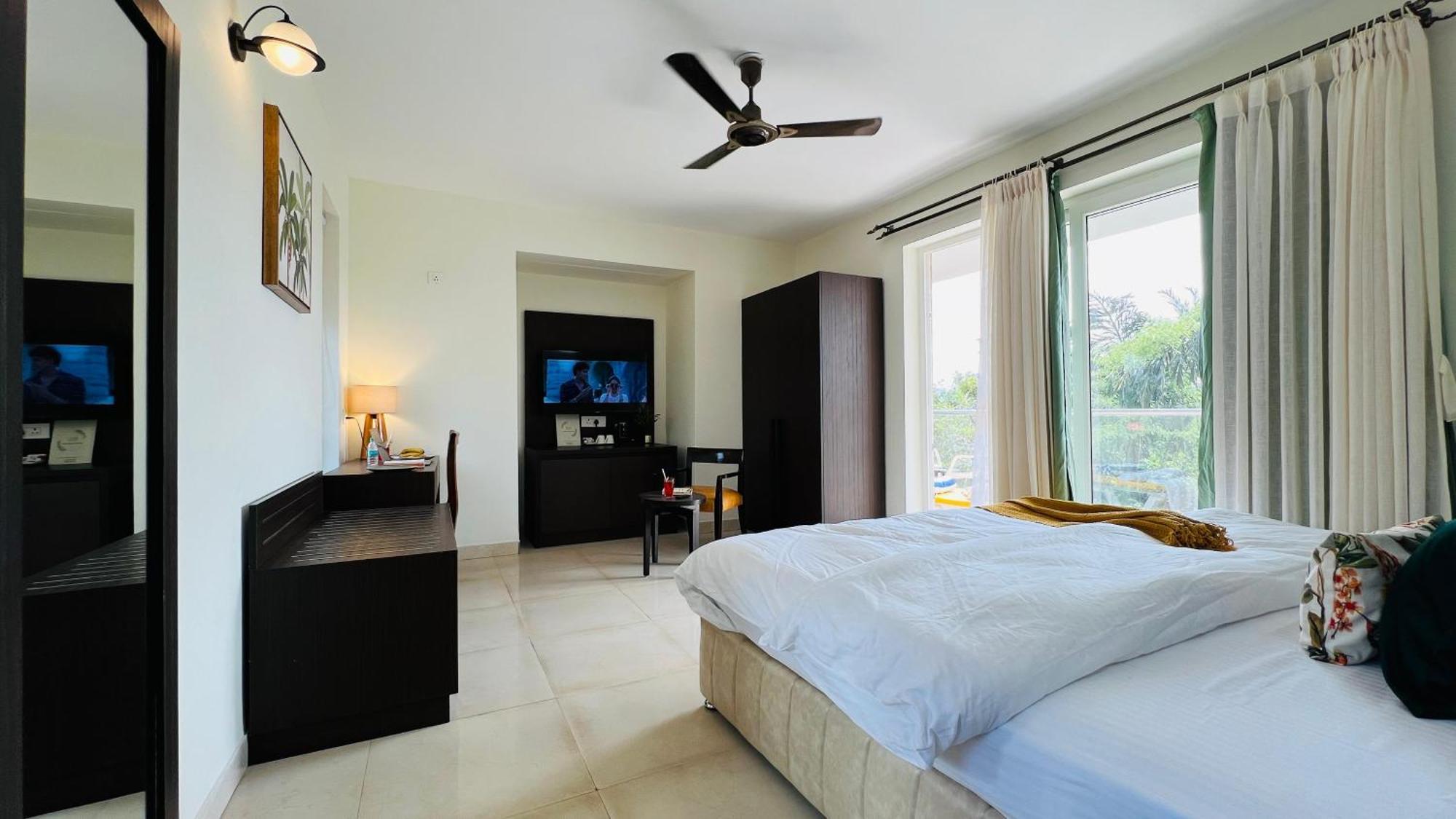 Bluo Amani Vagator - Boutique Hotel Goa Anjuna Esterno foto